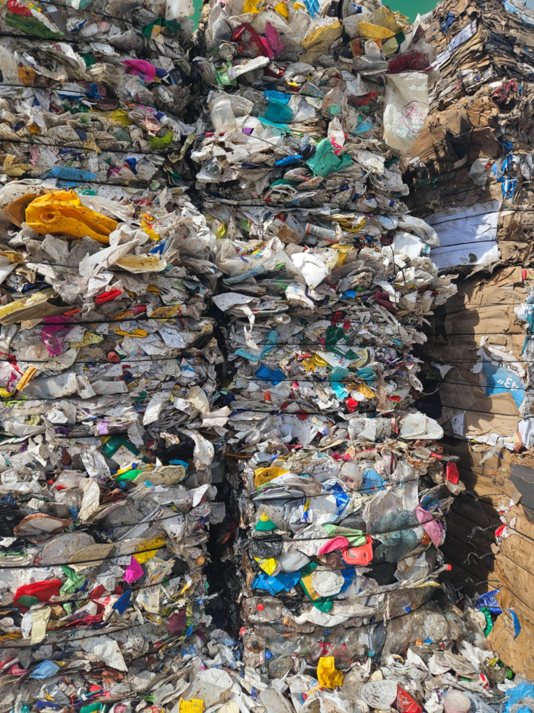 How Recycling Businesses Can Choose the Right Waste Paper Baler(images 4)