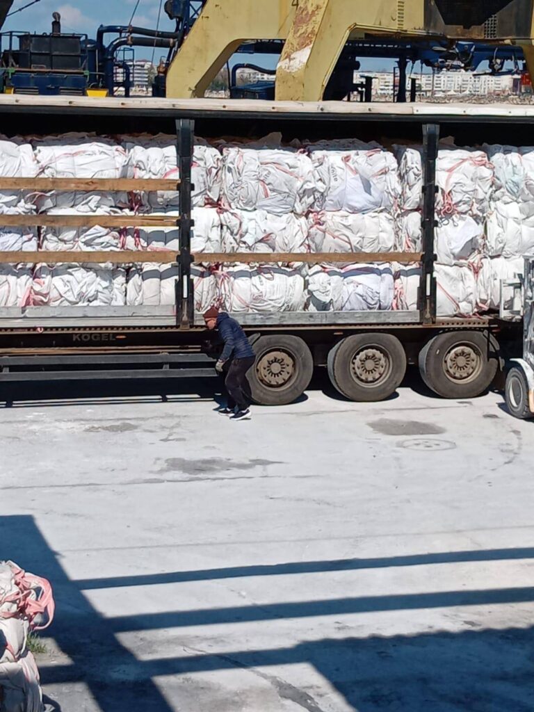 How Recycling Businesses Can Choose the Right Waste Paper Baler(images 7)