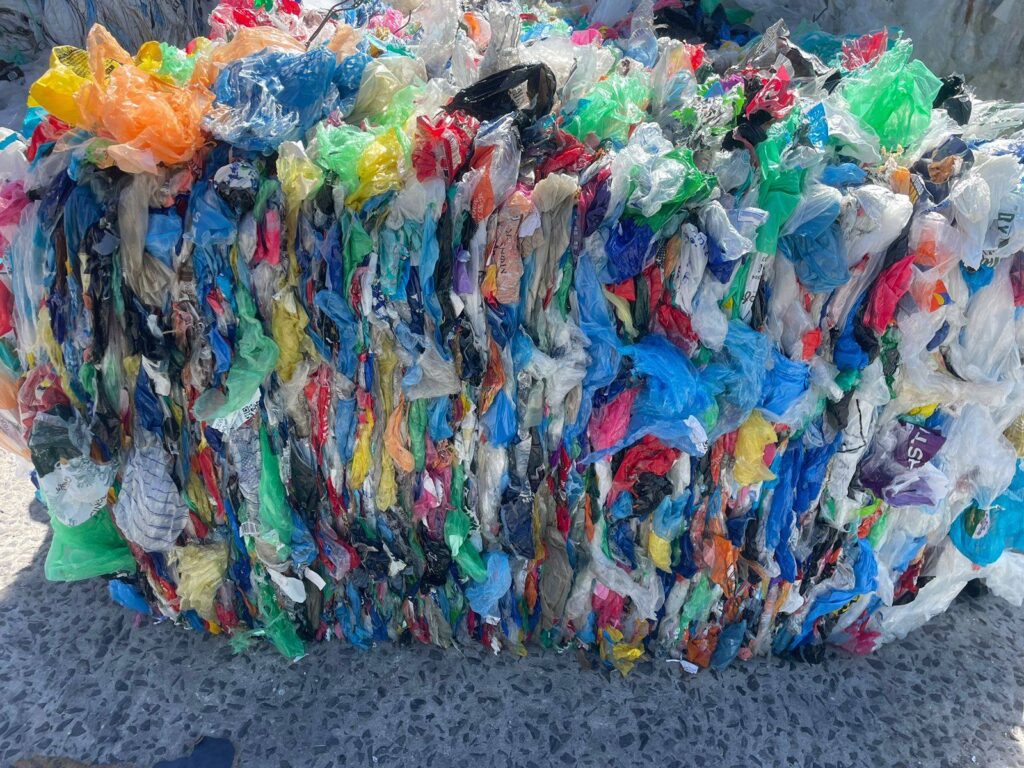 How Recycling Businesses Can Choose the Right Waste Paper Baler(images 5)